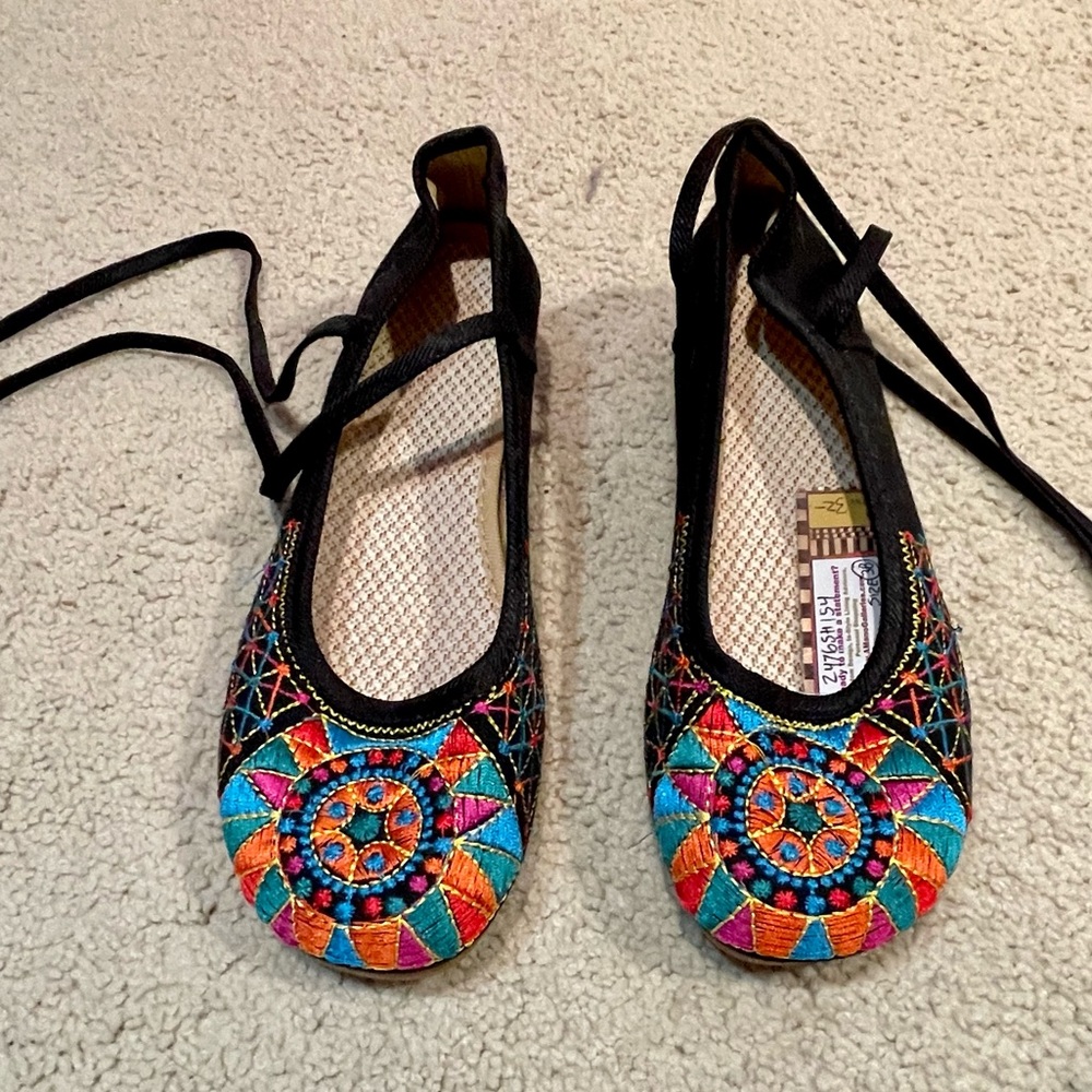 Embroidered Flat with ankle tie up